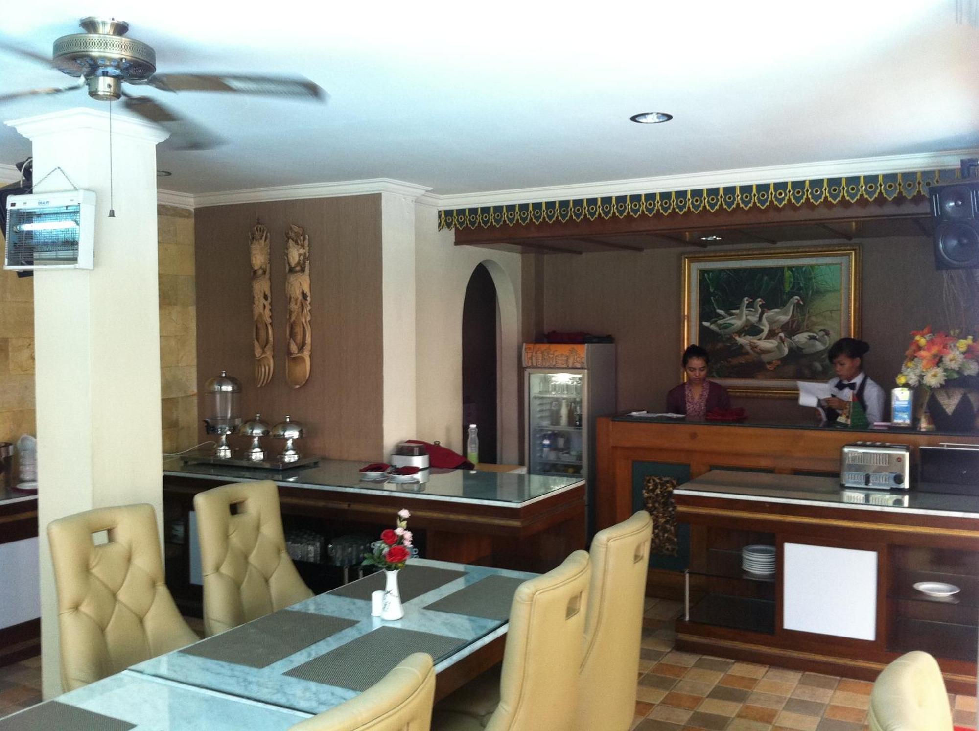 Hotel Indah Palace Yogyakarta Exterior foto