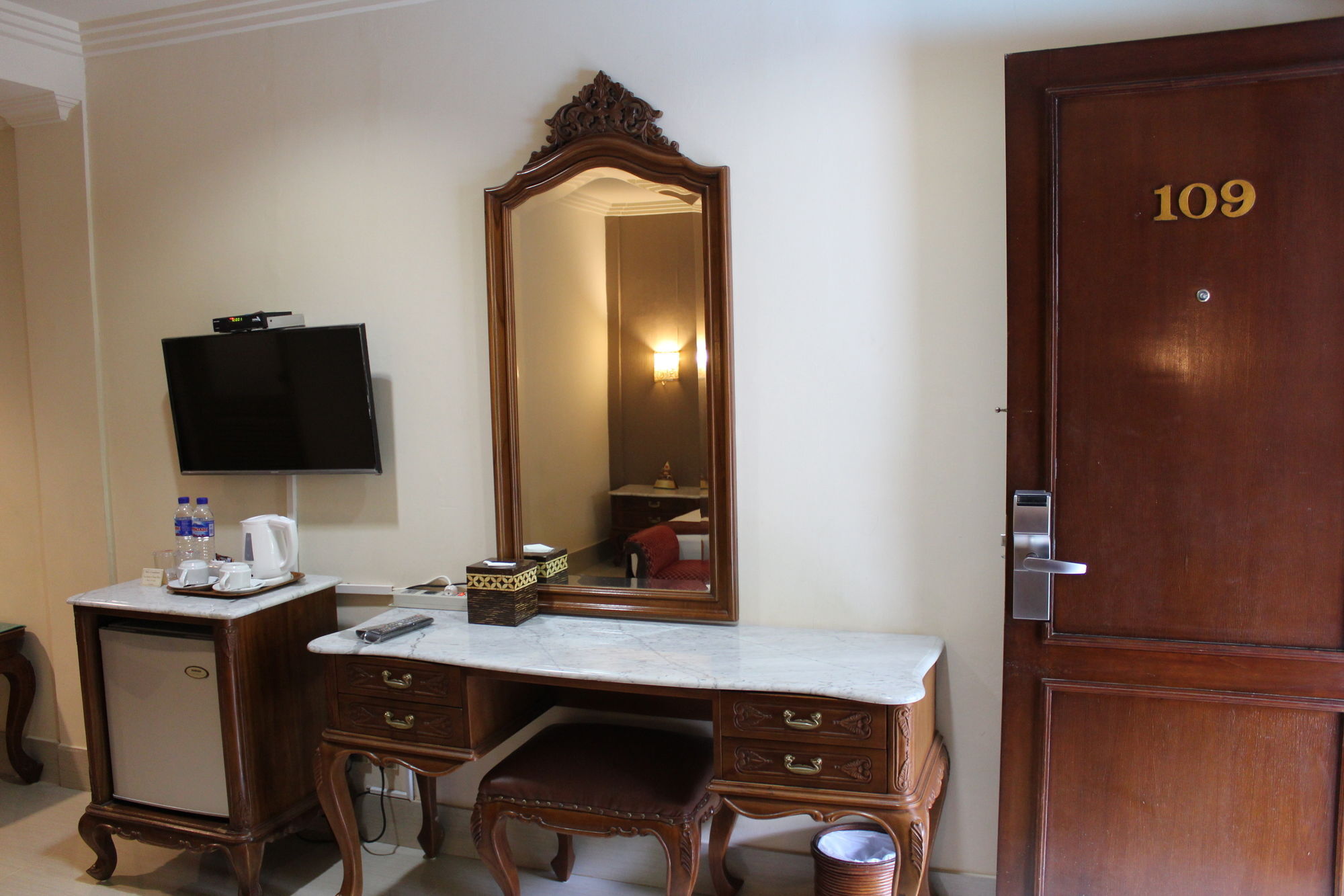 Hotel Indah Palace Yogyakarta Exterior foto
